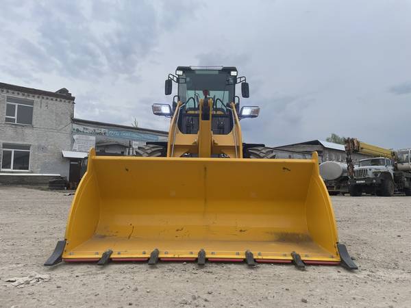 Фронтальные погрузчики - Случайное фото к тексту №1