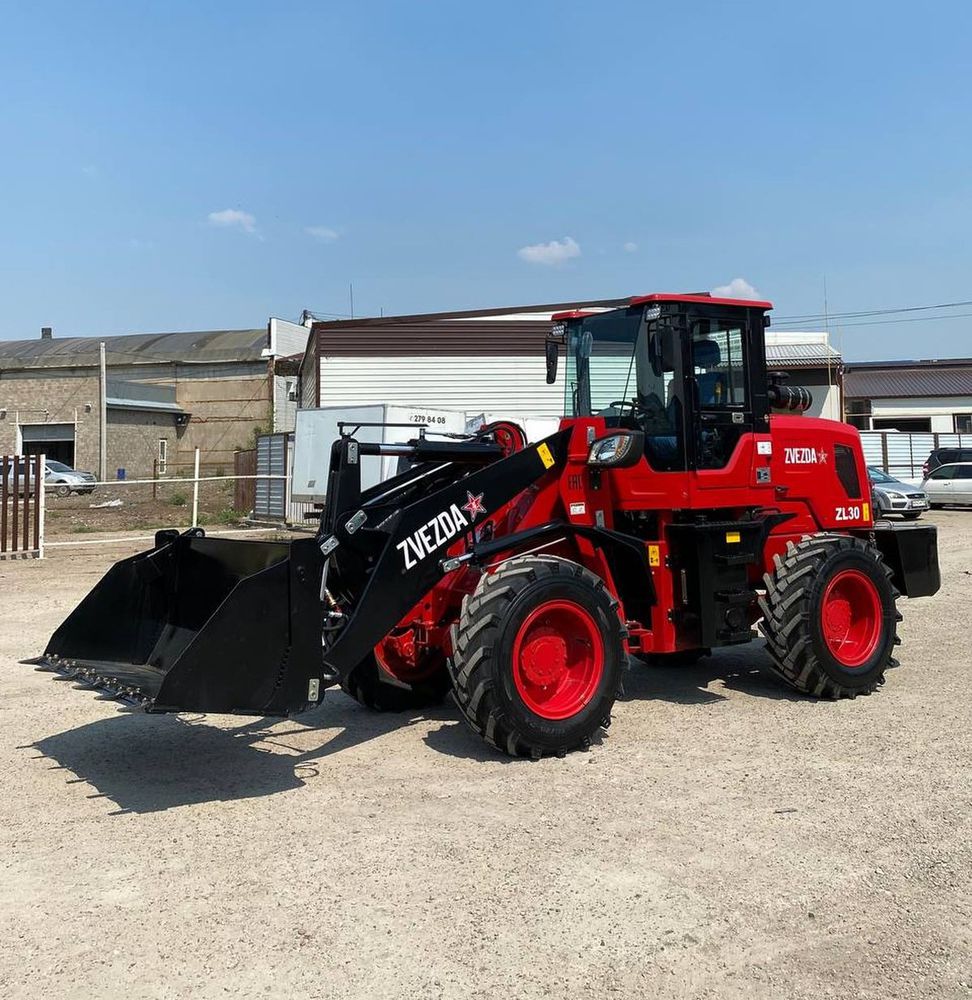 Погрузчик zvezda. Погрузчик фронтальный телескопический Manitou. Погрузчик zvezda zl20. Manitou MLT 728. Итальянский погрузчик Маниту 50.